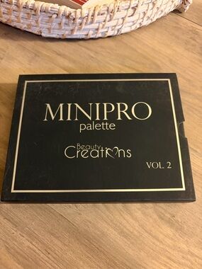 MINIPRO Palette Vol. 2 eye shadow palette